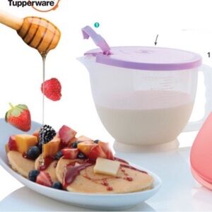 Vintage Tupperware 4 Cup Mix and Store Measuring Cup w/Lid